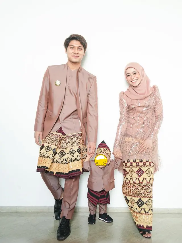 6 Potret Keluarga Kecil Lesty Kejora dan Rizky Billar yang Selalu Harmonis