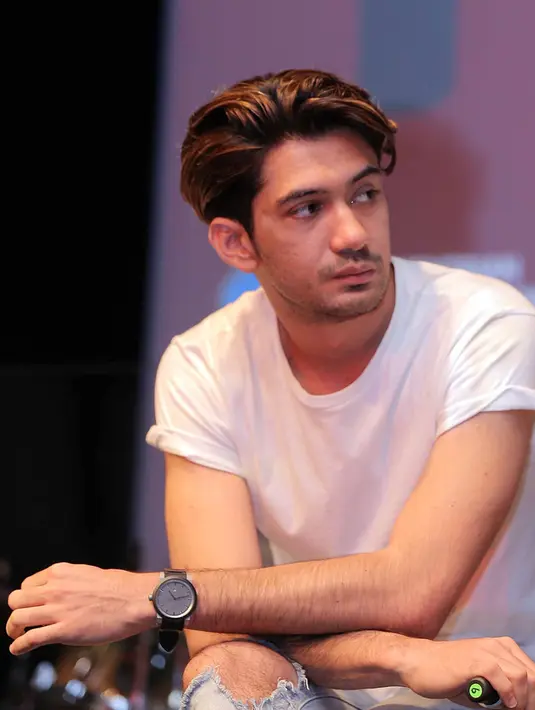 Tak mau mengakui, Reza mengatakan kalau dalam urusan finansial tidak selalu berlaku. Menurutnya, harga yang dipatok seorang aktor tidak menentu, tergantung pihak PH yang menawarkan. (Deki Prayoga/Bintang.com)