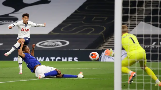 Tottenham Hotspur Kalahkan Everton Berkat Gol Bunuh Diri