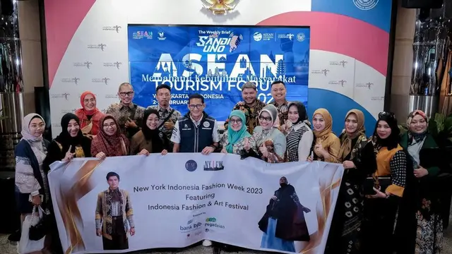 Desainer Muda Indonesia Bawa Jaket Kulit Garut ke New York Indonesia Fashion Week