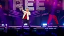 Personil Backstreet, Brian Littrell (tengah) saat tampil di atas panggung selama Jingle Ball 2022 iHeartRadio KISS108 di TD Garden di Boston, Massachusetts (11/12/2022). Backstreet Boys menyanyikan lagu-lagu hits mereka. (Adam Glanzman/ Getty Images untuk iHeartRadio/AFP)