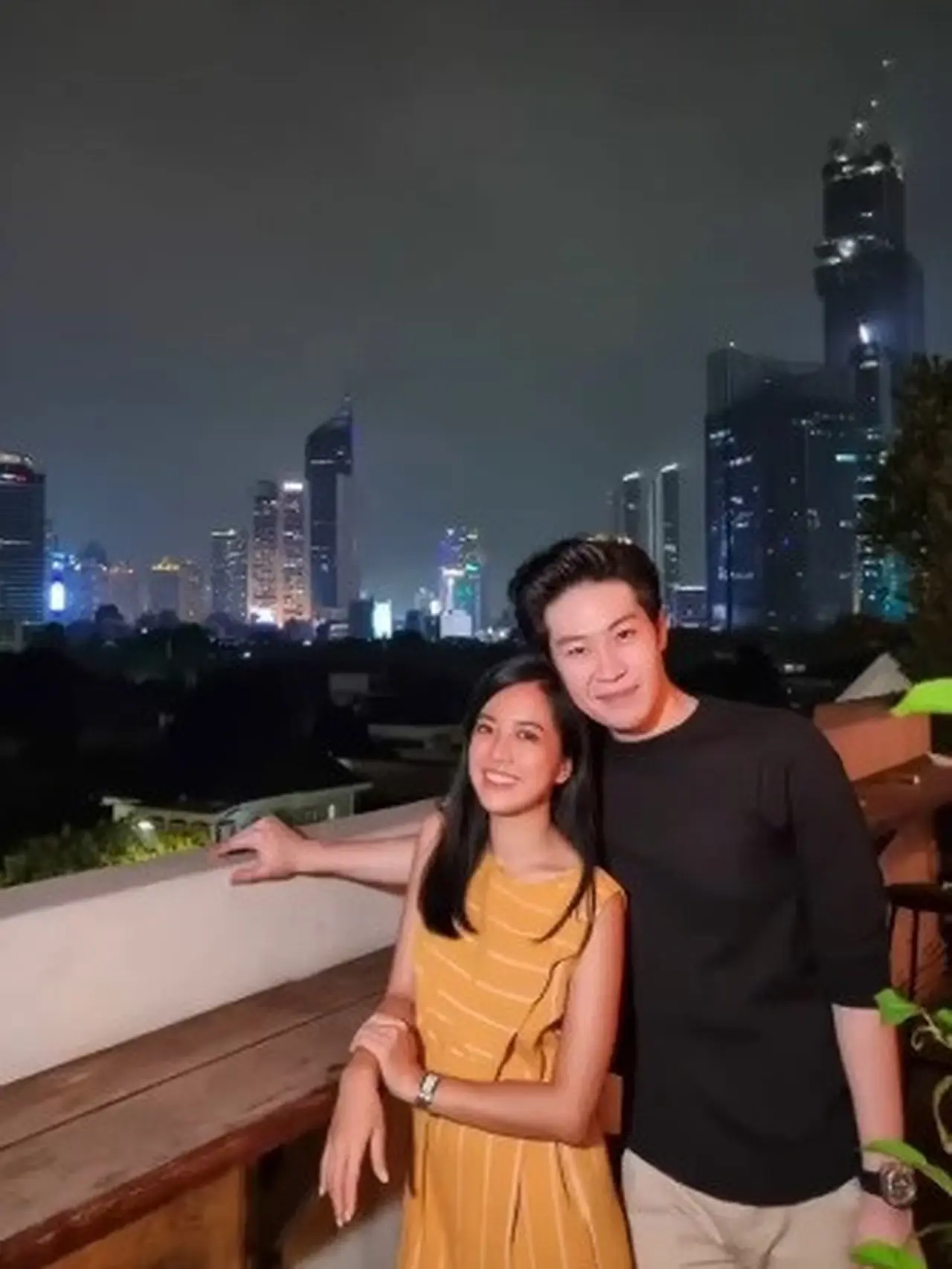 Lama Tak Terdengar, Ini 6 Potret Yeslin Wang Mantan Istri Delon Bareng ...