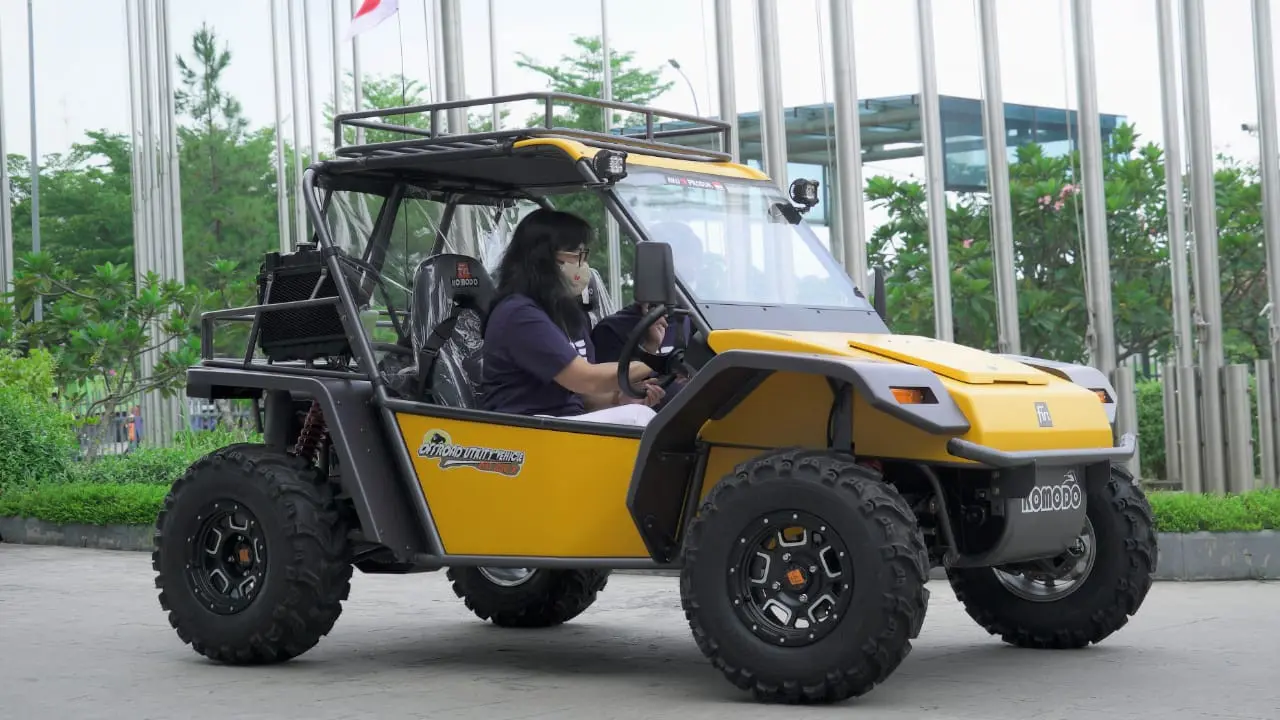 Mobil multiguna Fin Komodo