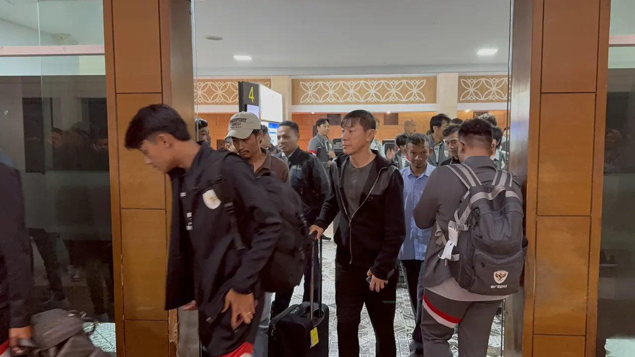 Timnas Indonesia Mendarat di Bandara Adi Soemarmo
