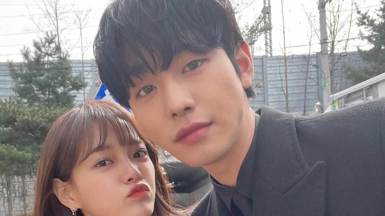 Kim Sejeong dan Ahn Hyo Seop, di Balik Layar Drakor Business Proposal. (Instagram/ clean_0828)
