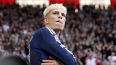 Pemain Manchester United, Alejandro Garnacho melakukan selebrasi setelah mencetak gol ketiga timnya ke gawang Southampton pada laga lanjutan Liga Inggris 2023/2024 di St Mary's Stadium, Southampton, Inggris, Sabtu (14/09/2024). (AP Photo/Alastair Grant)