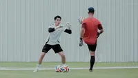 Nadeo Argawinata menjalani latihan keras bersama Persija Jakarta di Thailand jelang bergulirnya BRI Super League 2026/2027. (Dok. Persija)