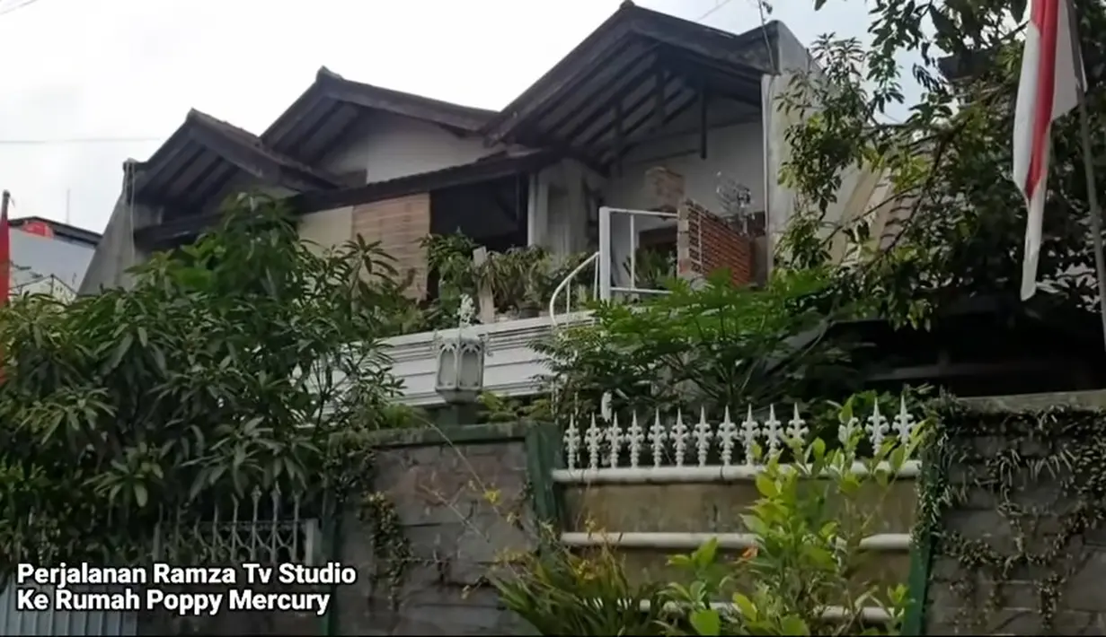 Rumah Mendiang Poppy Mercury (Youtube/Ramza Tv Studio)