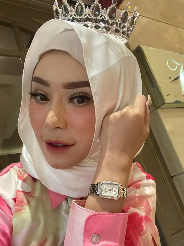 Berhijab Usai Sakit Aneh, Ini 6 Potret Gaya Terbaru Baby Sexyola