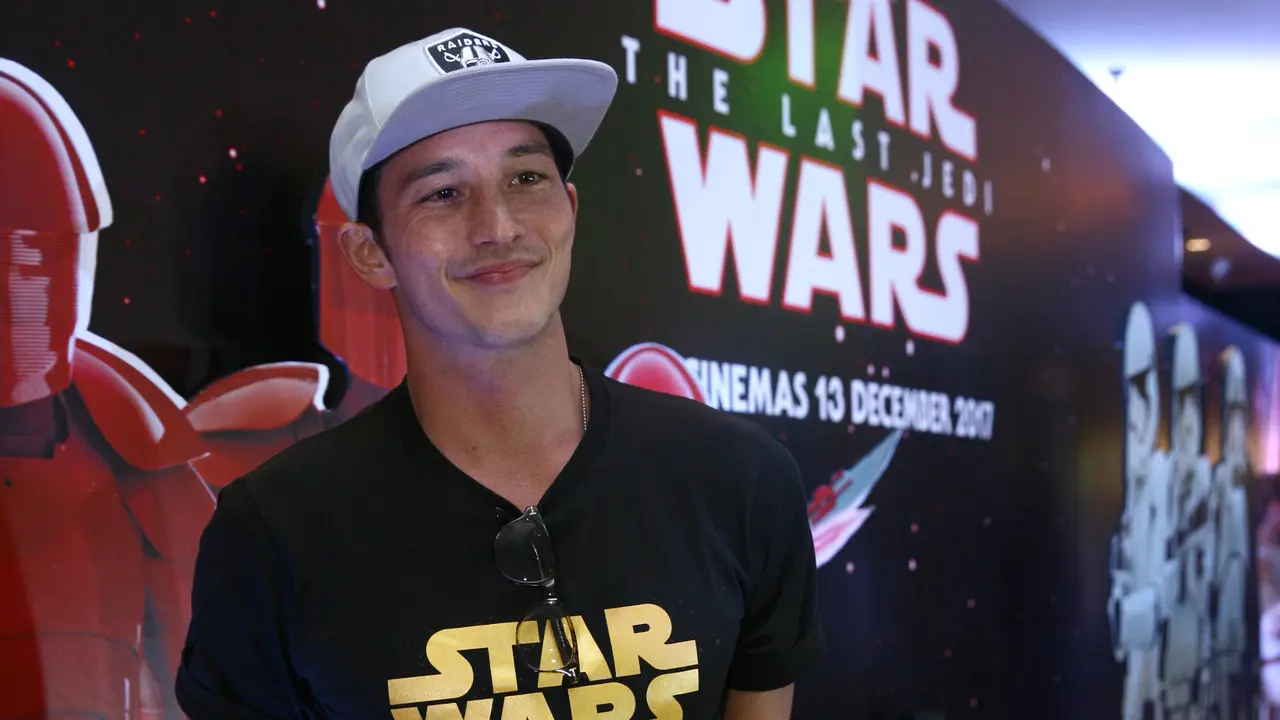 [Bintang] Mike Lewis