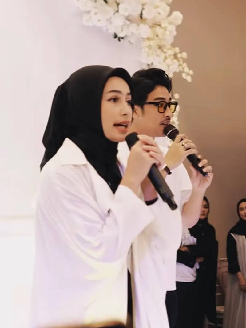 Gaya Santun Tapi Salting Sintya Marisca Kenakan Hijab di Launching Parfum Umi Pipik, Didoakan Berjodoh dengan Abidzar