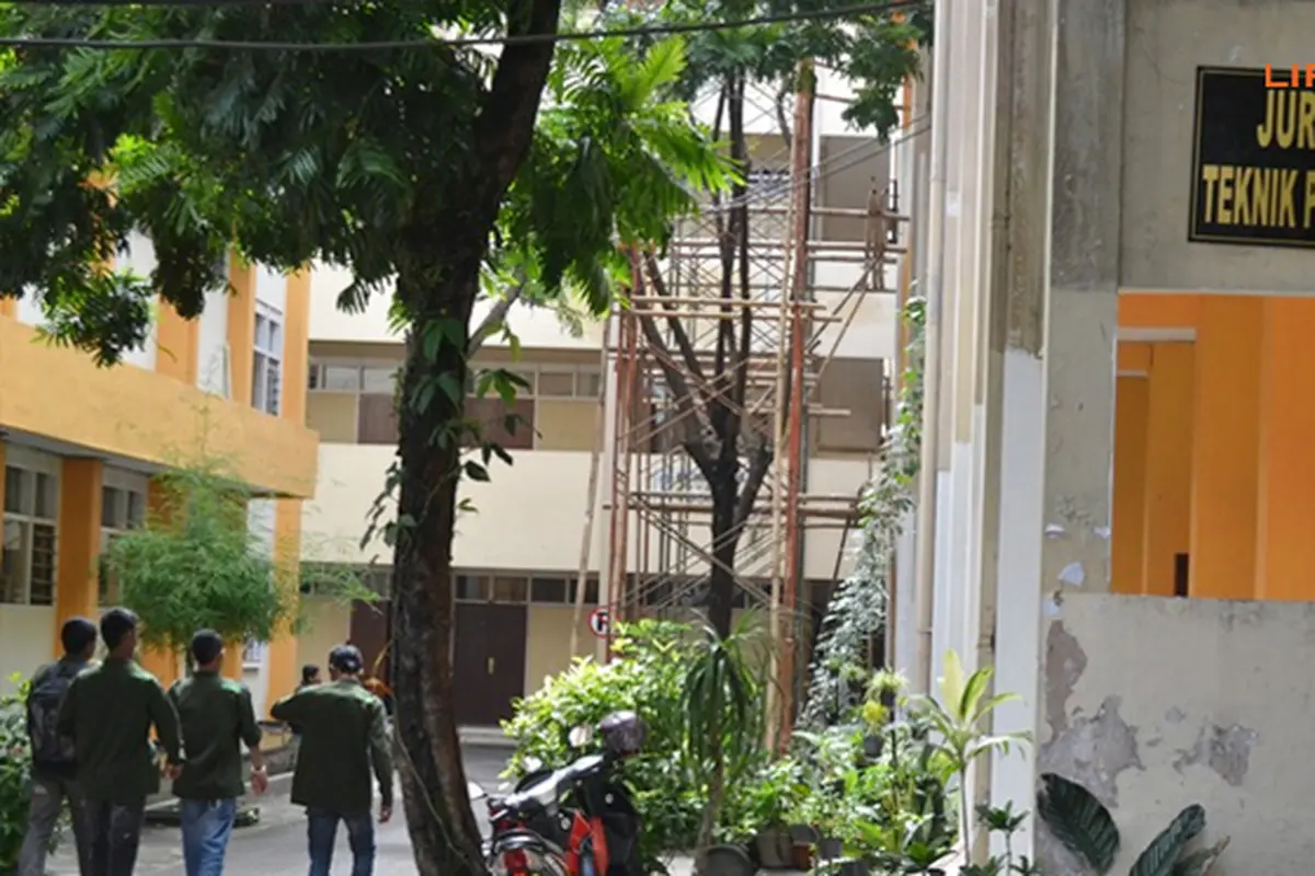 gedung-itn-131213b.jpg