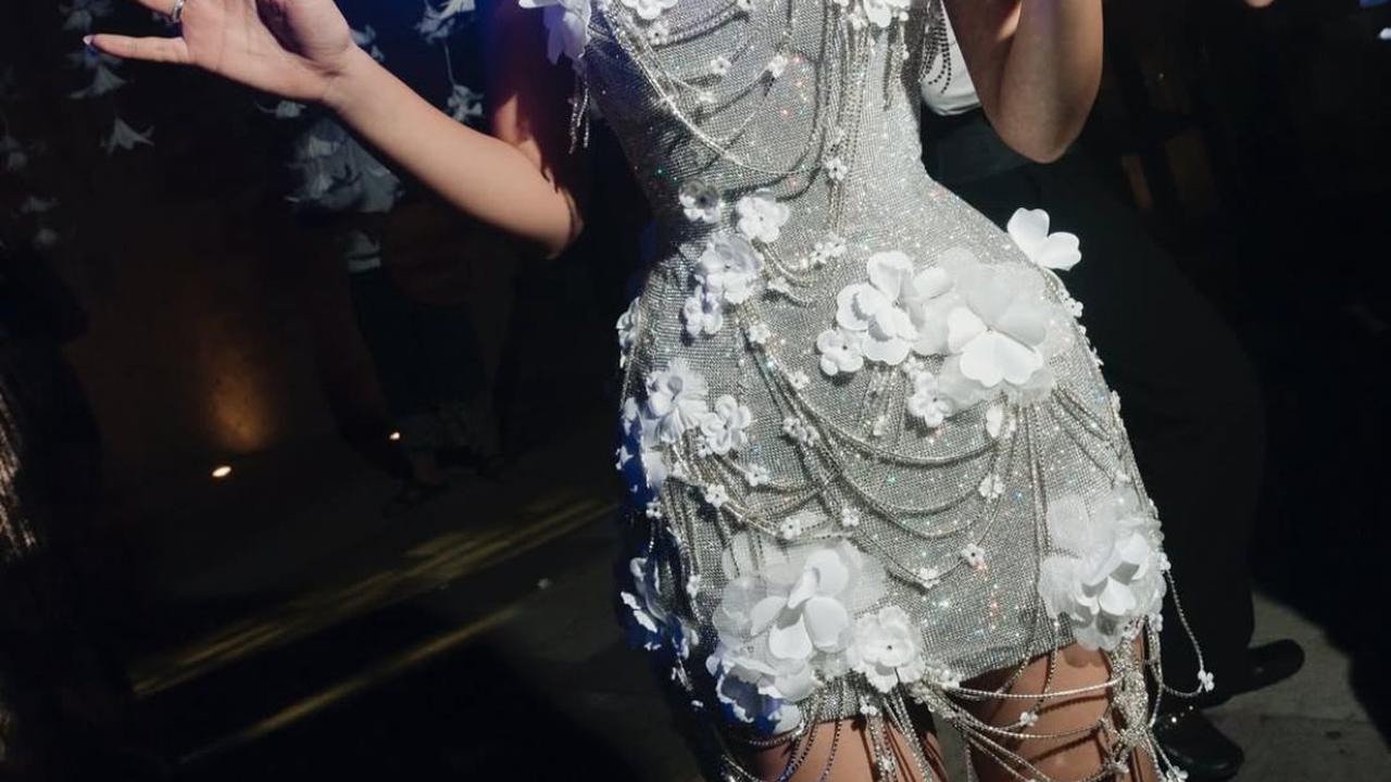 Detail Busana Shenina Cinnamon dari Kebaya Akad yang Anggun hingga Gaun Mini After Party