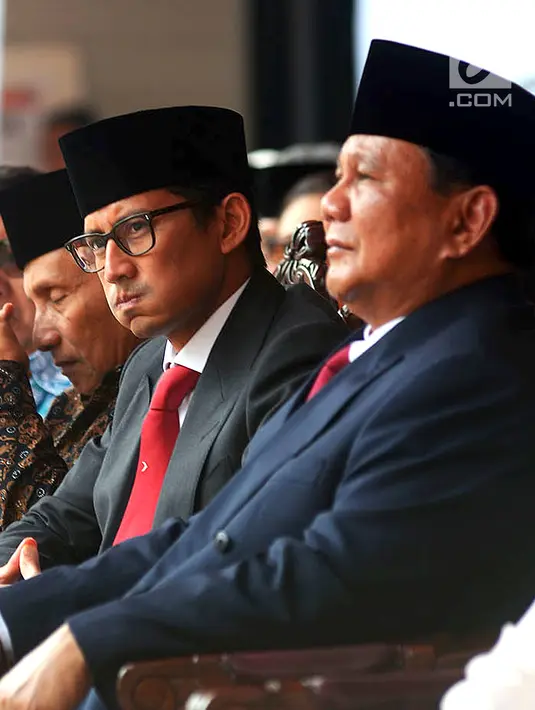Bakal Capres Cawapres Prabowo Subianto  dan Sandiaga Uno mengikuti Upacara Peringatan Detik-detik Proklamasi Kemerdekaan ke-73 di UBK, Jakarta, Jumat (17/8). (merdeka.com/imam buhori)