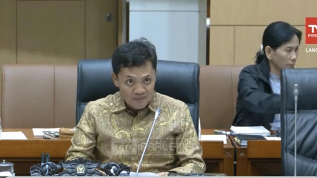 DPP Gerindra Bakal Sidang Ahmad Syahri, Anggota DPRD Jember Merokok dan Main Gim Saat Rapat Dewan