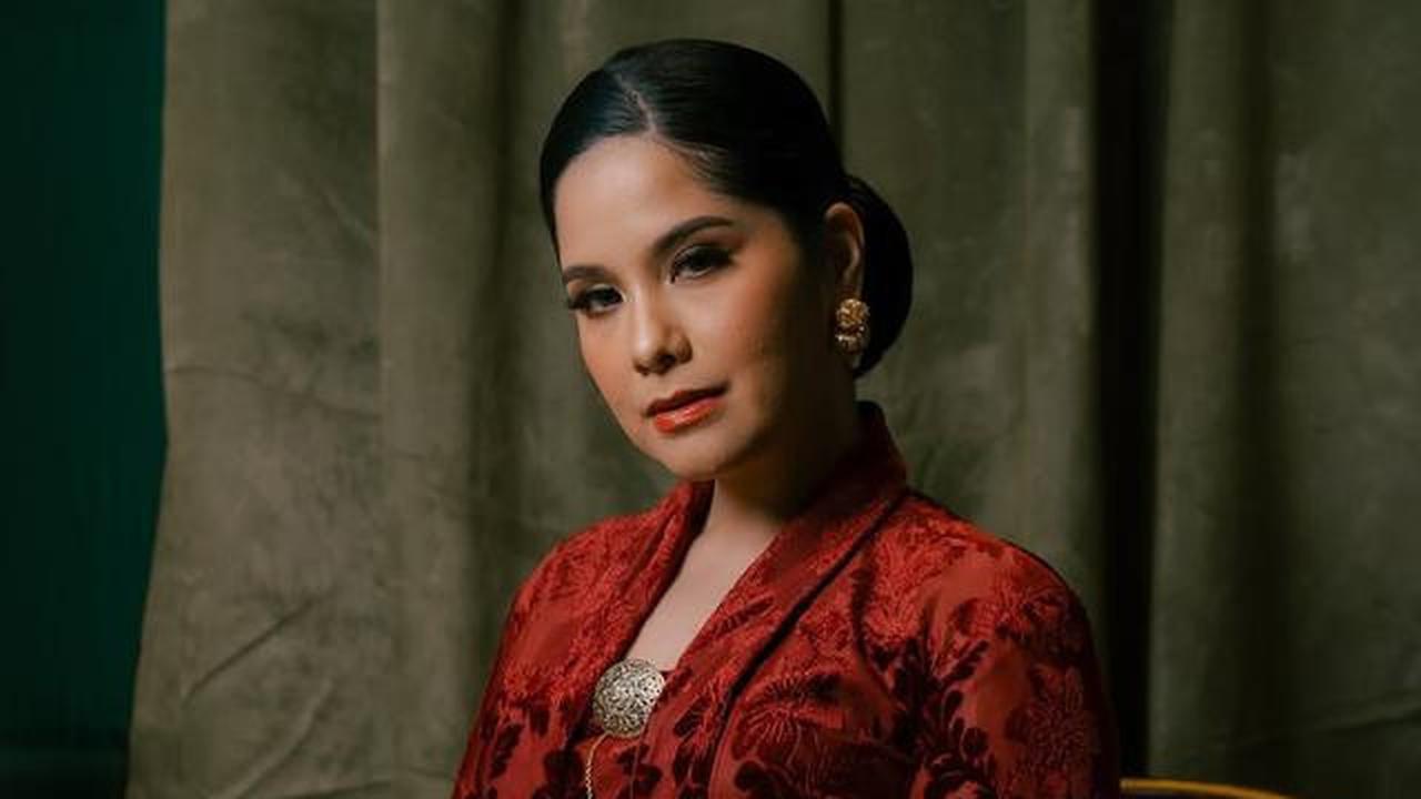 15 Artis Wanita Populer Ini Ternyata Lulusan UI, Cantik dan Pintar Sekaligus