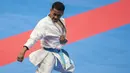 Karateka Indonesia, Ahmad Zigi Zaresta, tampil pada nomor kata cabang karate Asian Games XVIII di JCC Senayan, Jakarta, Sabtu (25/8/2018). Dirinya berhasil meraih medali perunggu. (Bola.com/Vitalis Yogi Trisna)