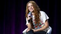 Lewat penjualan album-albumnya yang meledak di pasaran serta penampilannya dalam tur konser, Shakira mampu menghimpun kekayaannya mencapai 4,3 triliun rupiah. (AFP/Kevin Winter/Getty Images)