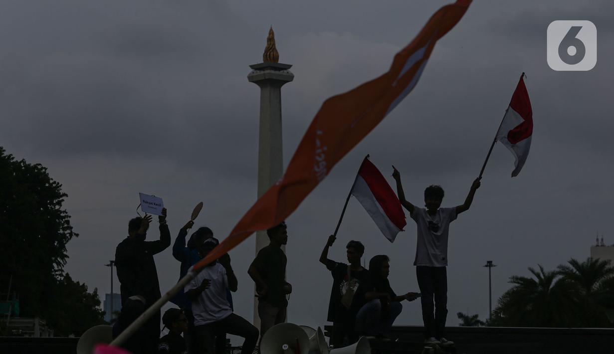 Massa terdiri dari sejumlah ormas yang datang ke lokasi sekitar pukul 15.00 WIB. (Liputan6.com/Angga Yuniar)