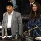 Pimpinan MPR sementara, Nasdem Hillary Brigitta Lasut dan Abdul Wahab Dalimunte memimpin Sidang paripurna ke-2 MPR di Senayan, Jakarta, Rabu (2/10/2019). Rapat  beragenda mengesahkan jadwal acara sidang dan membentuk fraksi-fraksi dan kelompok Dewan Pimpinan Daerah (DPD). (Liputan6.com/Johan Tallo)