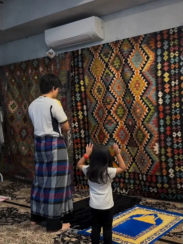 Potret Gemas Ameena Ikuti Gaya Atta Halilintar, Kebersamaan yang Jadi Sorotan Netizen. (instagram/attahalilintar)