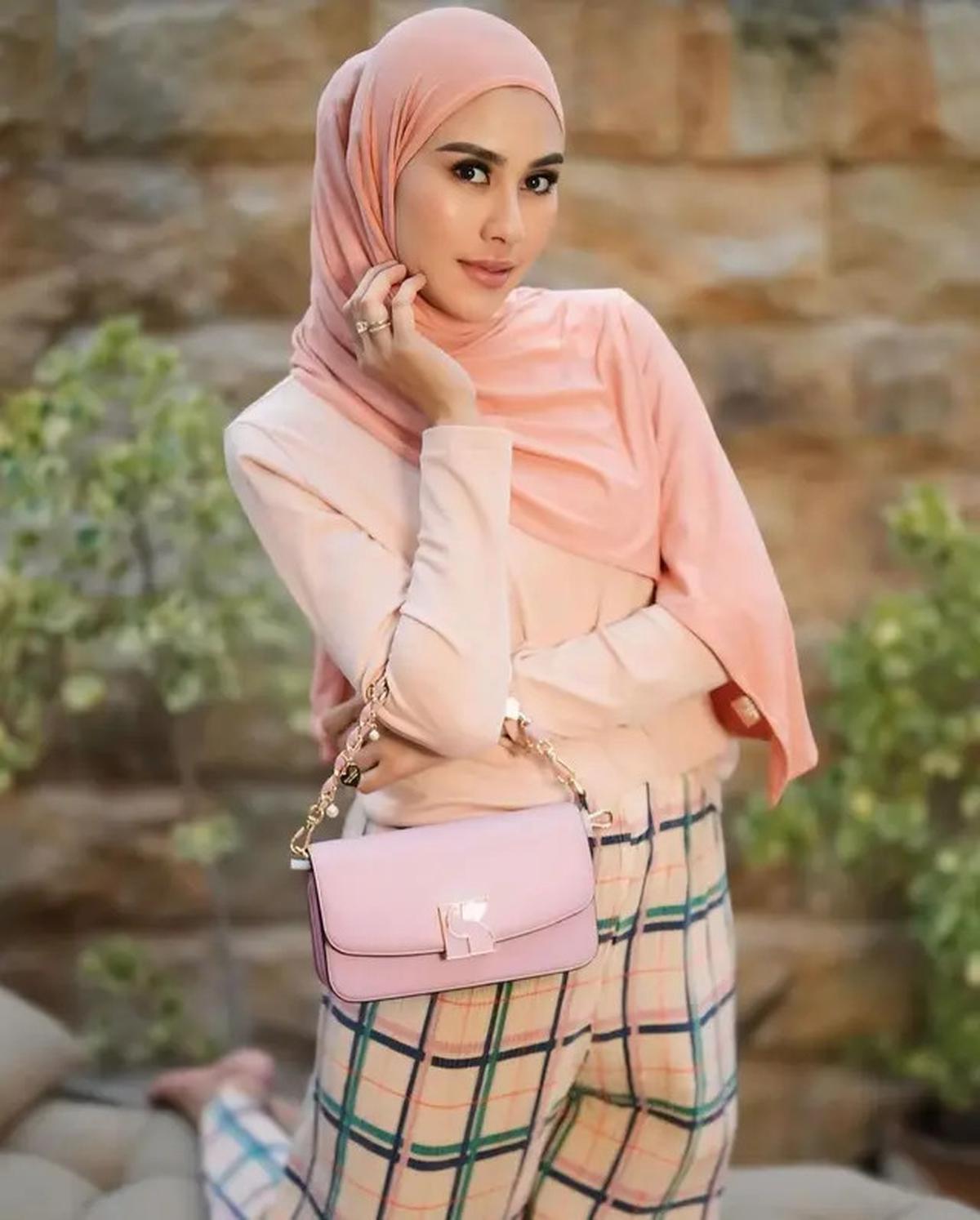 Syahnaz Sadiqah Memutuskan Berhijab, Terinspirasi dari Pengalaman di Tanah Suci