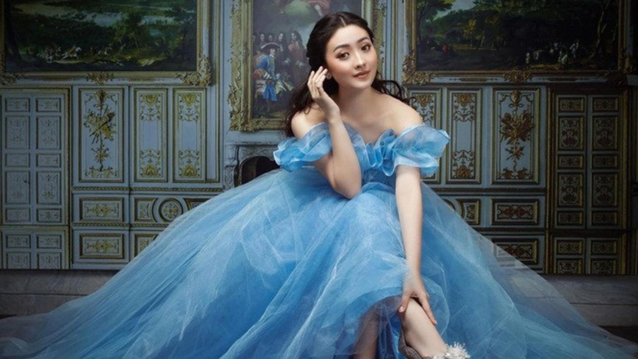 6 Gaya Pemotretan Natasha Willona dengan Tema Cinderella Ini Banjir Pujian Netizen