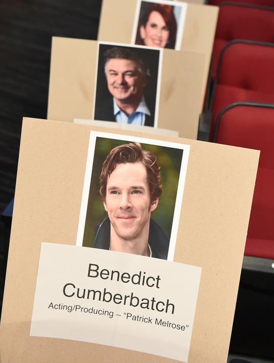 Foto aktor Benedict Cumberbatch tertempel di tempat duduk untuk ajang penghargaan insan pertelevisian dunia Emmy Awards 2018 di Teater Microsoft, Los Angeles, Kamis (13/9). Emmy Awards ke-70 akan digelar 17 September mendatang (Jordan Strauss/Invision/AP)