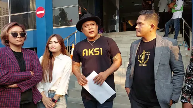 Posan Tobing melaporkan personel Grup Band Kotak atas dugaan pelanggaran hak cipta.