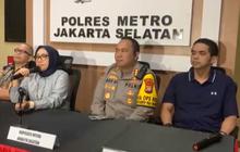 Momen Menteri PPPA Arifatul Menahan Tangis Usai Bertemu ABG Bunuh Ayah dan Nenek di Cilandak