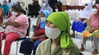 Kementerian Kesehatan membagikan 1.431 masker kepada balita beserta pengasuhnya dan lansia serta pendampingnya di Panti Sosial Asuhan Anak Balita Tunas Bangsa dan Panti Sosial Tresna Werdha Budi Mulia, Cipayung, Jakarta Timur pada Minggu, 30 Agustus 2020. (Dok Kementerian Kesehatan RI)