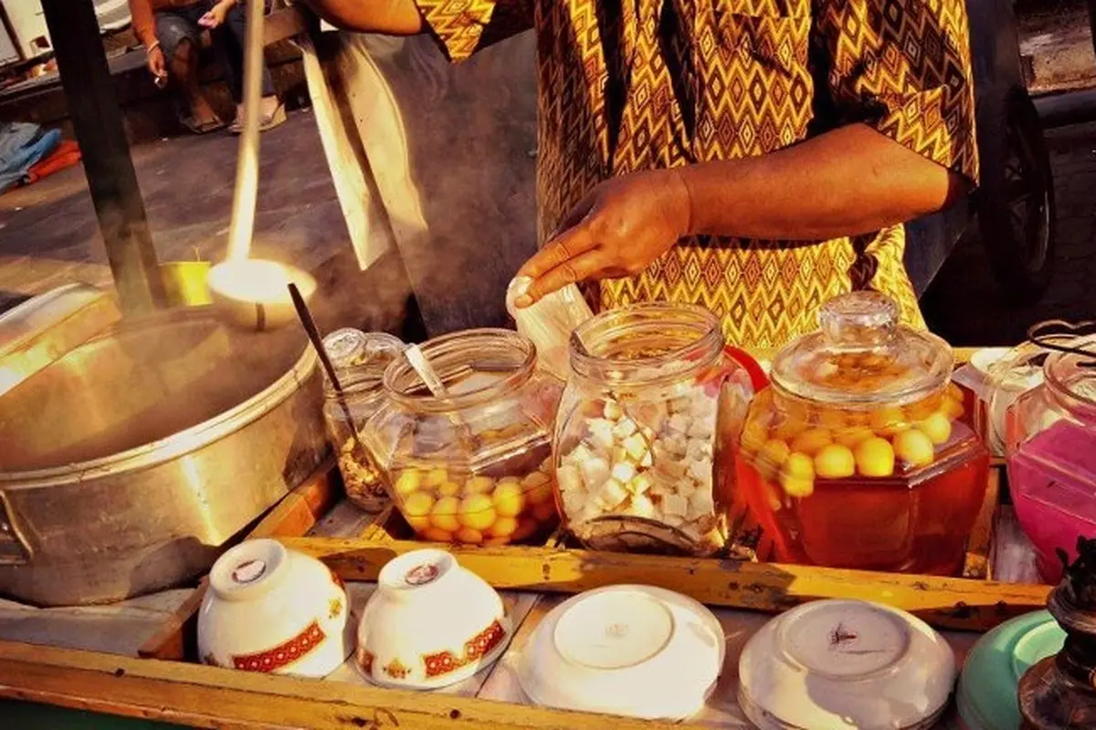 9 Minuman Hangat Khas Indonesia Wajib Seruput di Musim Hujan