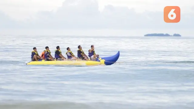 Wahana Banana Boat Pantai Minanga Gorontalo Utara (Arfandi Ibrahim/Liputan6.com)