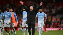 Manajer Manchester City asal Italia, Enzo Maresca (tengah), merayakan kemenangan di lapangan usai pertandingan Liga Inggris antara Liverpool dan Manchester City di Anfield, Liverpool, Inggris barat laut, pada 11 Oktober 2026. Manchester City memenangkan pertandingan tersebut dengan skor 3-0. (Paul ELLIS/AFP)
