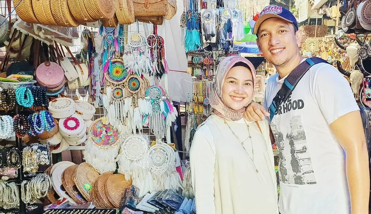 Giovanni Tobing dan Dewi Ariani (Instagram/giovanni_tobing)