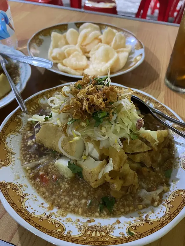 Rekomendasi Tempat Makan Kupat Tahu di Magelang