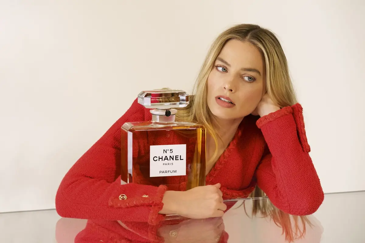 Si ‘Barbie’ Margot Robbie Didapuk Jadi Wajah Baru Parfum Ikonik Chanel  N°5