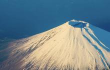 Pria Ini Dikecam Setelah Nekat Ambil Ponsel yang Tertinggal di Gunung Fuji