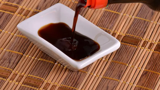 ilustrasi kenali aneka kecap untuk berbagai olahan masakan/sevenke/shutterstock