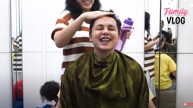 7 Momen Ussy Sulistiawaty Cukur Rambut Andhika Pratama Ini Hasilnya Keren