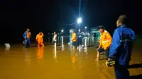 Rel Kereta Api di kawasan staisun Ketapang Banyuwangi terendam banjir (Istimewa)