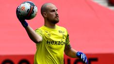 Serbia menjadi kekuatan sepak bola baru di Eropa Timur sejak pecahnya Yugoslavia. Para pemain Serbia pun mampu mendominasi liga top Eropa dengan menyumbang para pemain terbaiknya untuk berkompetisi. Tak terkecuali 6 pemain berikut yang berposisi sebagai kiper. (AFP/Nicolas Tucat)