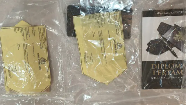 Barang Bukti yang Disita Polisi dari Kematian Diplomat Muda Kemlu Arya Daru Pangayunan