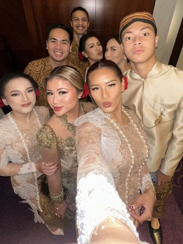 Zahwa Massaid saat akad nikah Aaliyah Massaid