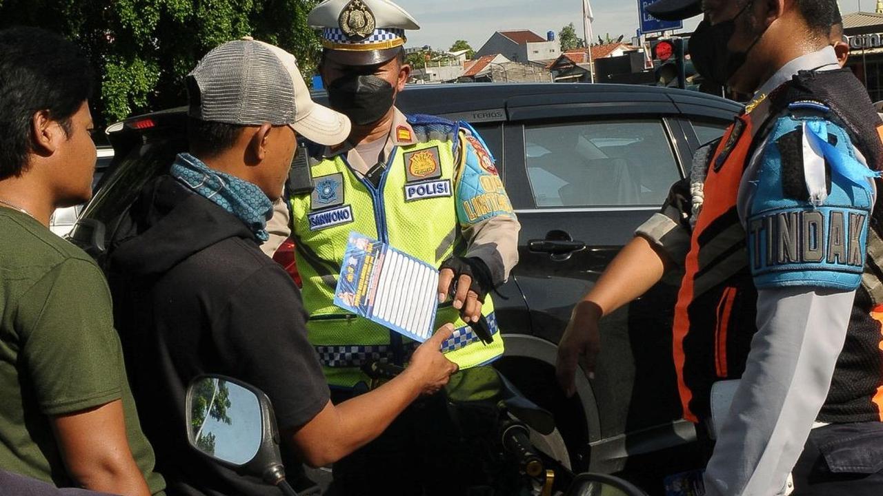 Operasi Keselamatan 2024 digelar secara nasional, mulai dari pusat sampai ke kepolisian daerah. Foto merdeka.com / Imam Buhori<br>