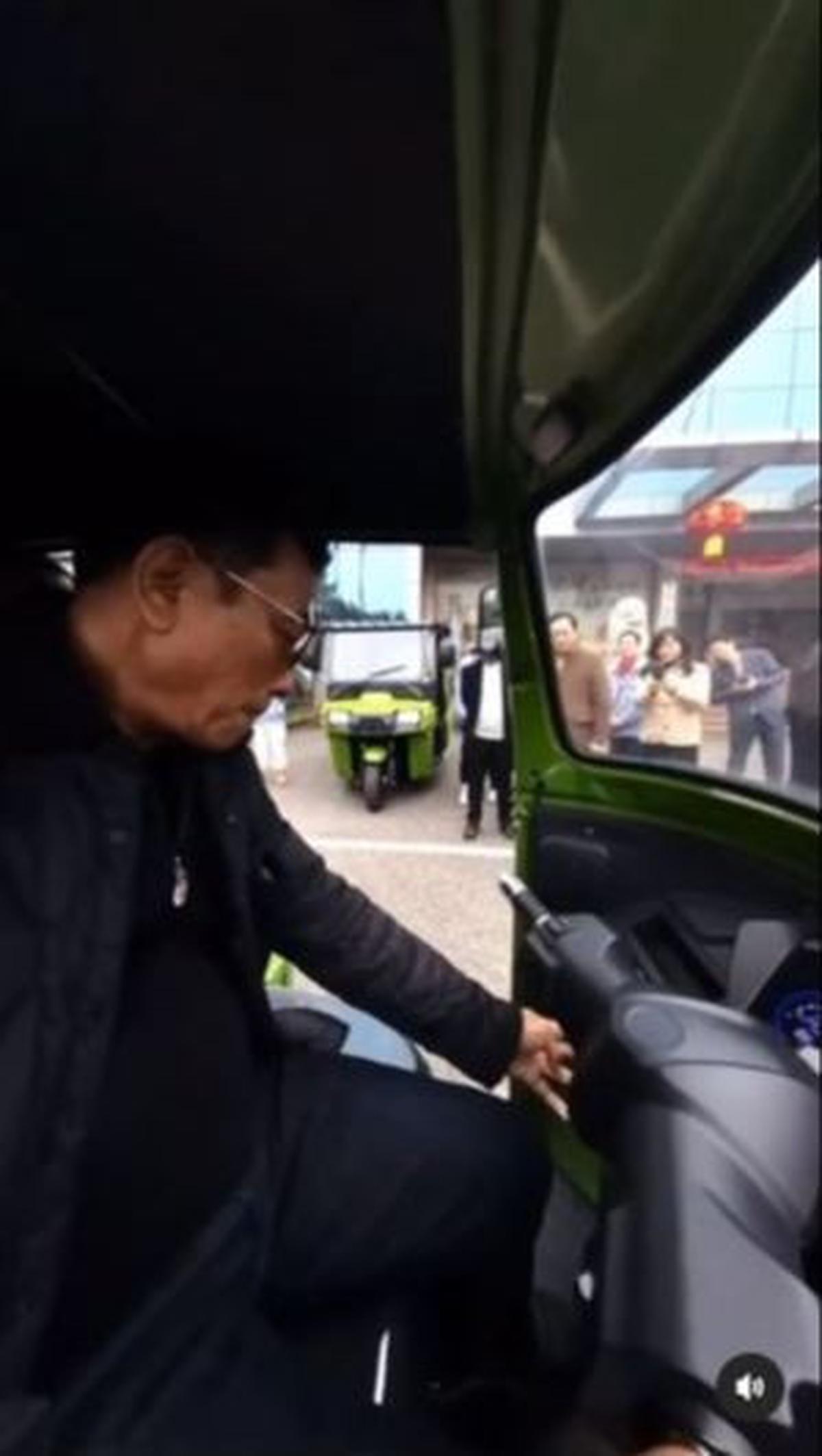 "Mari sama-sama menuju energi bersih dan lingkungan yang asri," tutup Moeldoko.