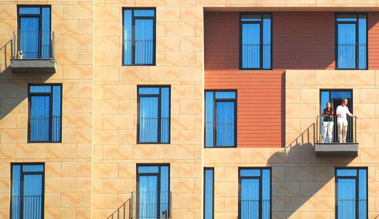 Yener Torun saat mengabadikan sebuah bangunan yang unik di Instabul, Turki. Perpaduan teknik Fotografi digabung dengan ilmu arsitektur maka hasilnya adalah gambar - gambar yang indah seperti ini.  (Dailymail.co.uk)