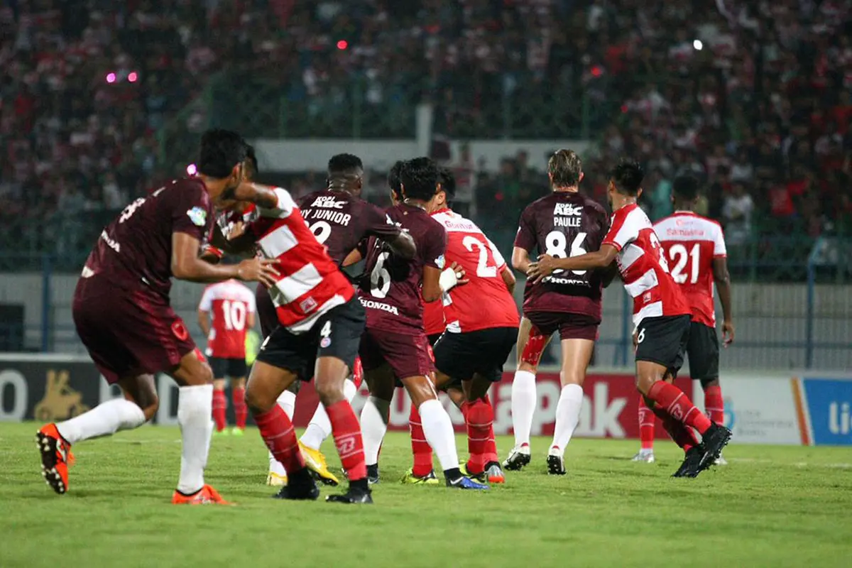 Madura United vs PSM Makassar