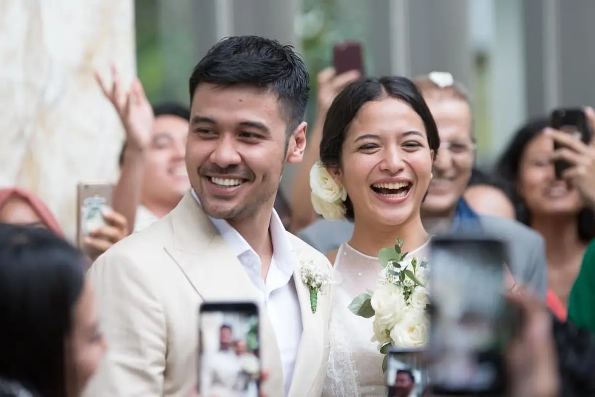 [Bintang] Chicco Jerikho dan Putri Marino