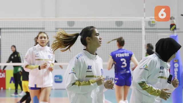 Foto: Mengintip Ragam Aktivitas Pevoli Putri Proliga Sebelum Pertandingan